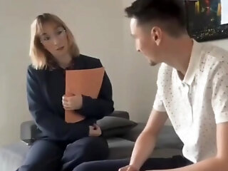 je baise une nounou lors de son recrutement